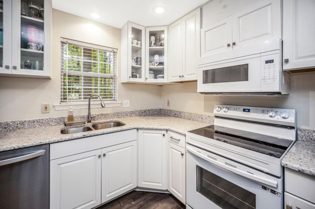 107 BUTLER CIR, Locust Grove, VA 22508