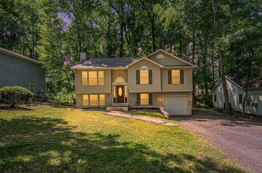 107 BUTLER CIR, Locust Grove, VA 22508