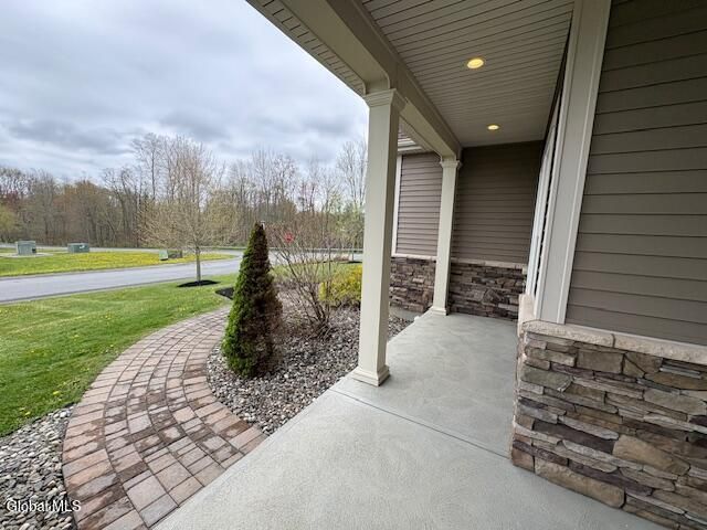 29 Denhelder Drive, Clifton Park, NY 12019