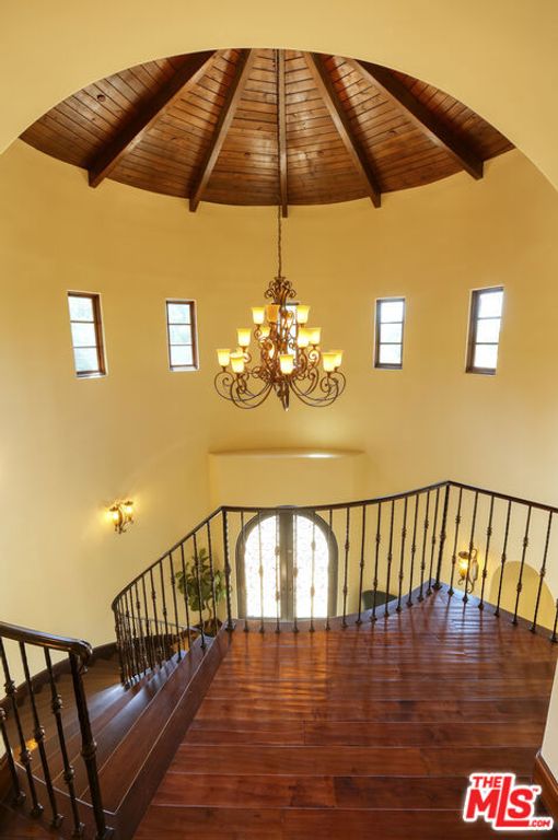 Image 20 of property listing at 4718 White Oak Avenue, Encino, CA 91316