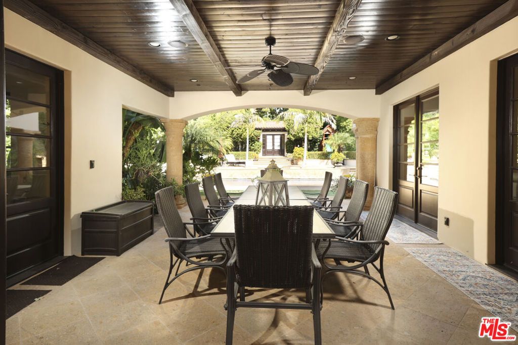 Image 24 of property listing at 4718 White Oak Avenue, Encino, CA 91316