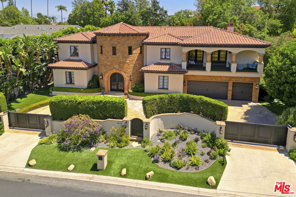 Image 3 of property listing at 4718 White Oak Avenue, Encino, CA 91316