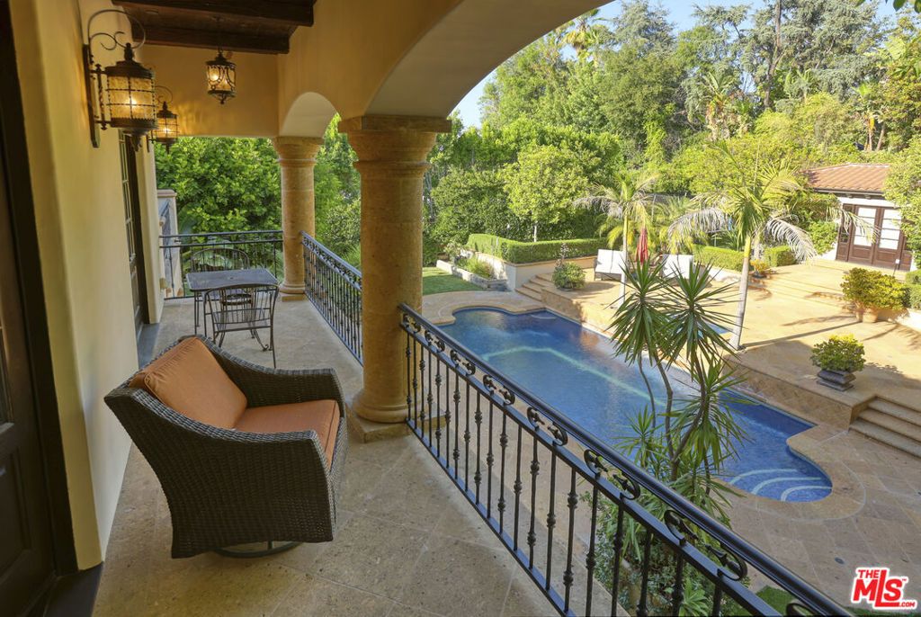 Image 32 of property listing at 4718 White Oak Avenue, Encino, CA 91316