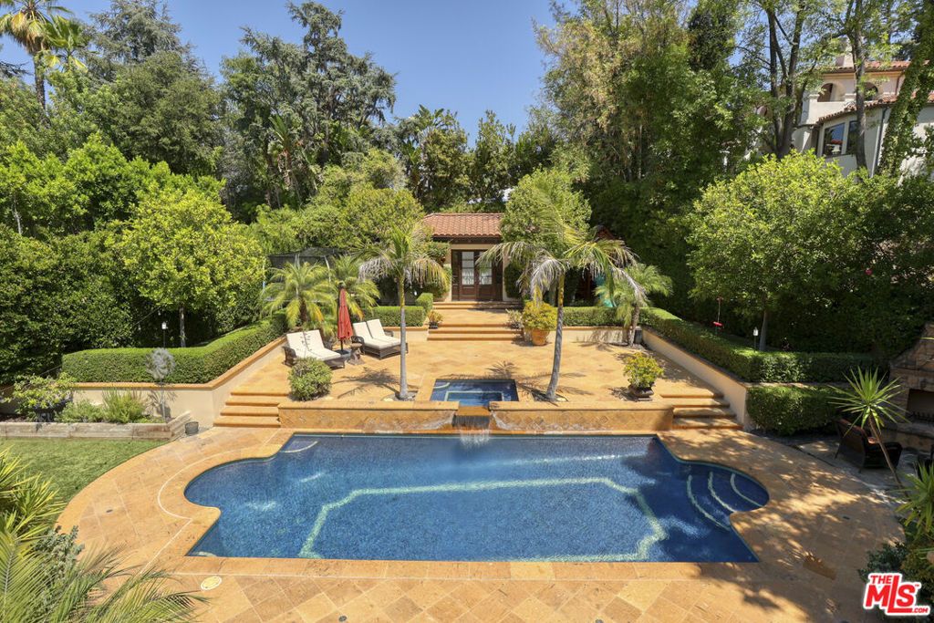 Image 38 of property listing at 4718 White Oak Avenue, Encino, CA 91316