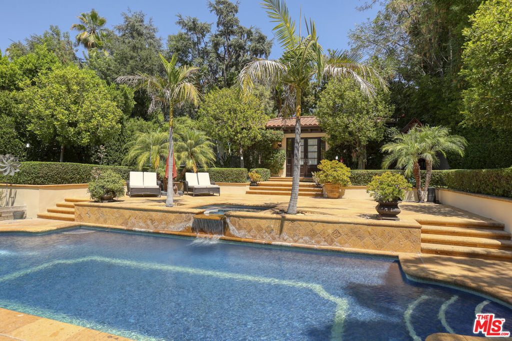 Image 39 of property listing at 4718 White Oak Avenue, Encino, CA 91316