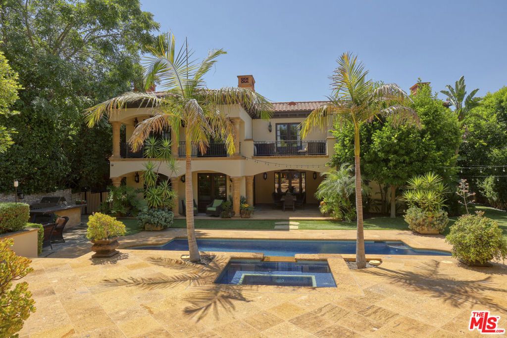 Image 41 of property listing at 4718 White Oak Avenue, Encino, CA 91316
