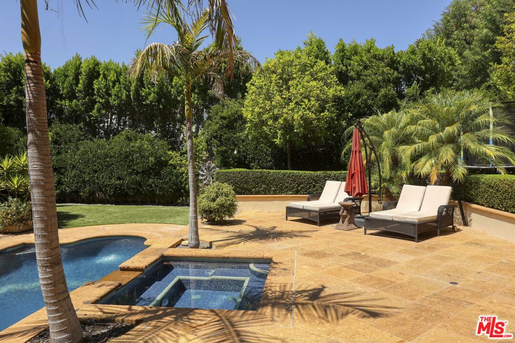 Image 43 of property listing at 4718 White Oak Avenue, Encino, CA 91316