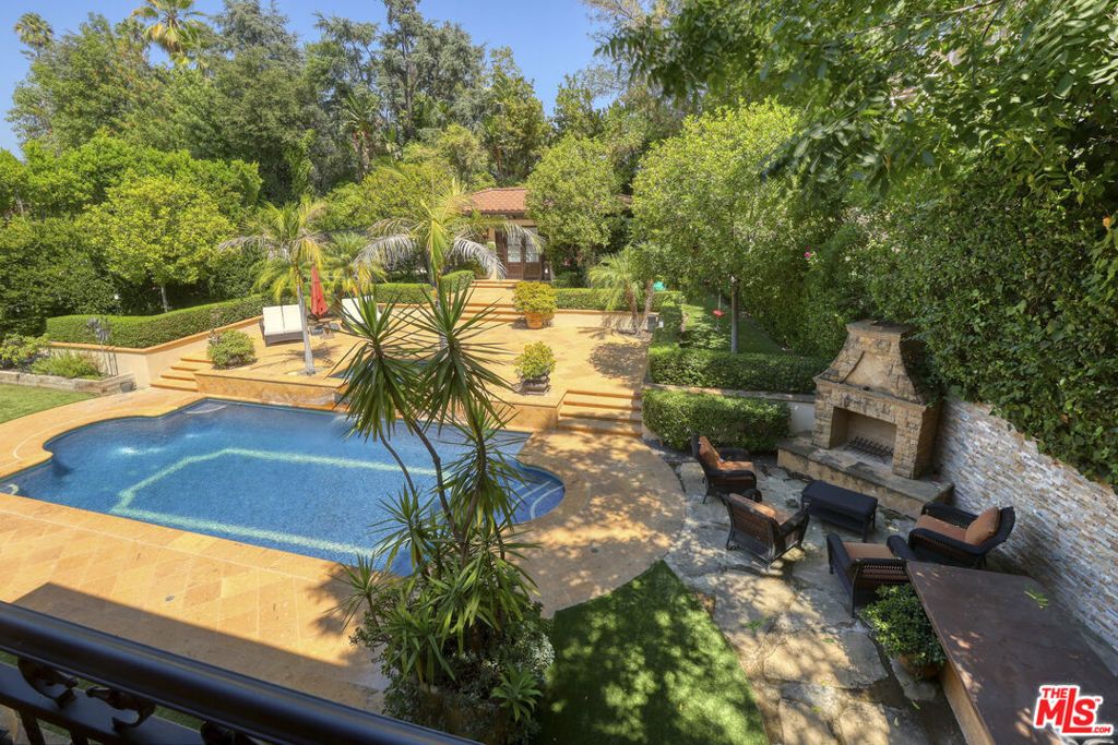 Image 44 of property listing at 4718 White Oak Avenue, Encino, CA 91316