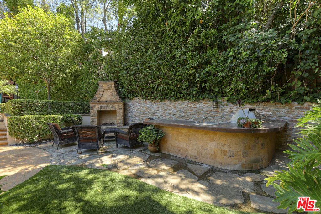 Image 46 of property listing at 4718 White Oak Avenue, Encino, CA 91316
