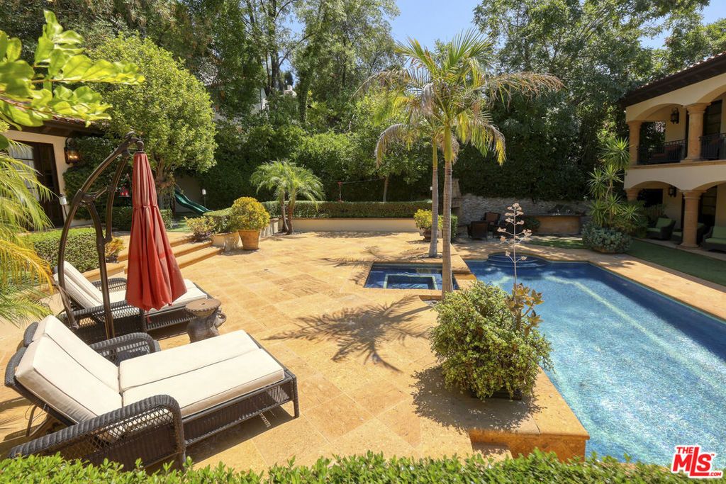 Image 48 of property listing at 4718 White Oak Avenue, Encino, CA 91316