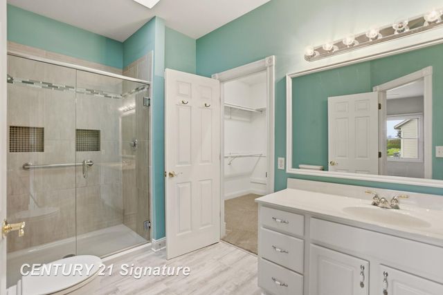 11 Willow Pointe Drive, Freeland, MI 48623