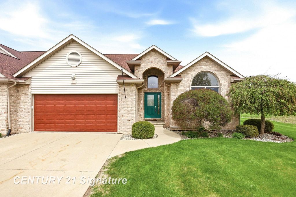 11 Willow Pointe Drive, Freeland, MI 48623
