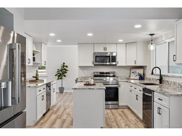 6842 Wright Ct, Arvada, CO 80004