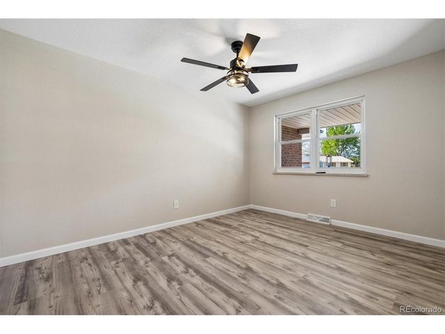 6842 Wright Ct, Arvada, CO 80004