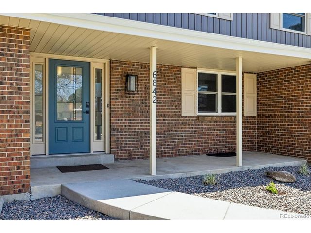 6842 Wright Ct, Arvada, CO 80004