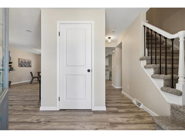 6842 Wright Ct, Arvada, CO 80004