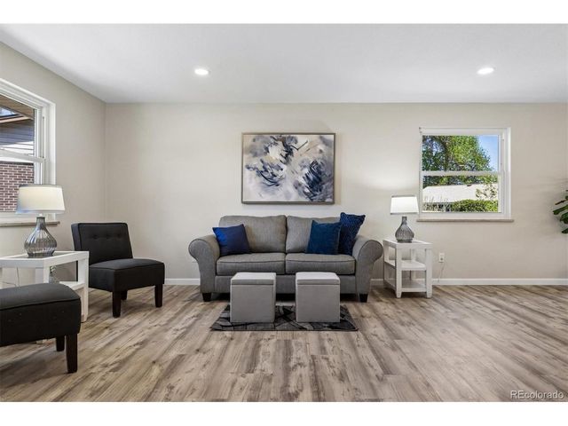 6842 Wright Ct, Arvada, CO 80004