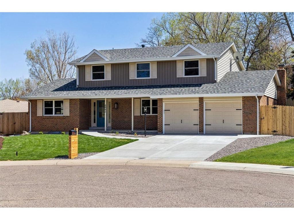 6842 Wright Ct, Arvada, CO 80004