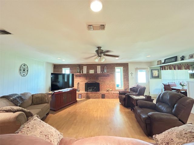 517 Junell Street, Sulphur Springs, TX 75482