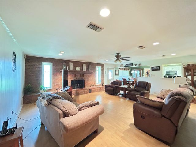 517 Junell Street, Sulphur Springs, TX 75482