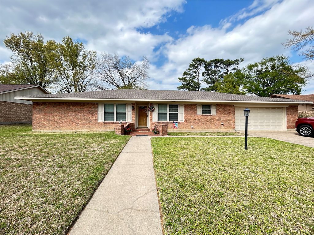 517 Junell Street, Sulphur Springs, TX 75482