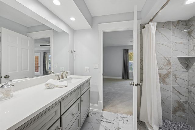 5731 Sutton Place, Hinsdale, IL 60521