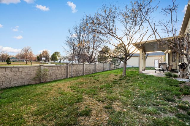 2182 W COPPER KING LN, South Jordan, UT 84095