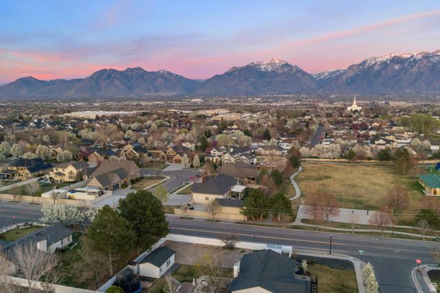 2182 W COPPER KING LN, South Jordan, UT 84095