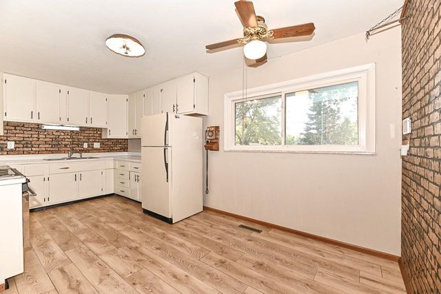 1818 Grandview DRIVE, Beloit, WI 53511