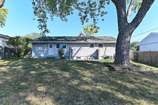 1818 Grandview DRIVE, Beloit, WI 53511