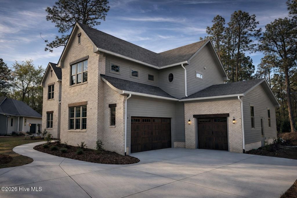 Image 2 of property listing at 230 Paulson Court, Pinehurst, NC 28374
