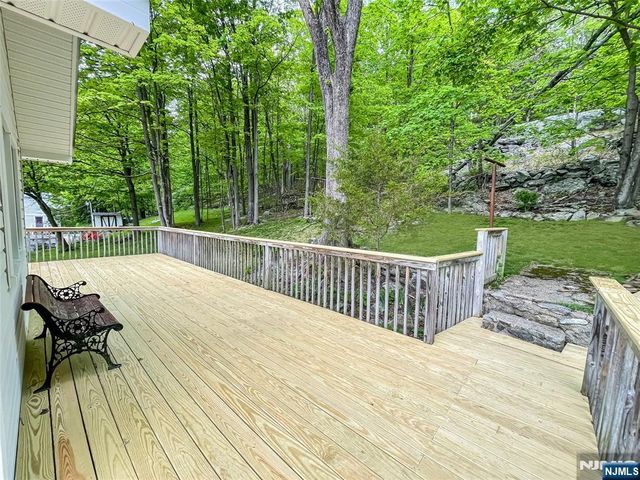 270 Macopin Road, Bloomingdale, NJ 07403