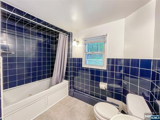 270 Macopin Road, Bloomingdale, NJ 07403
