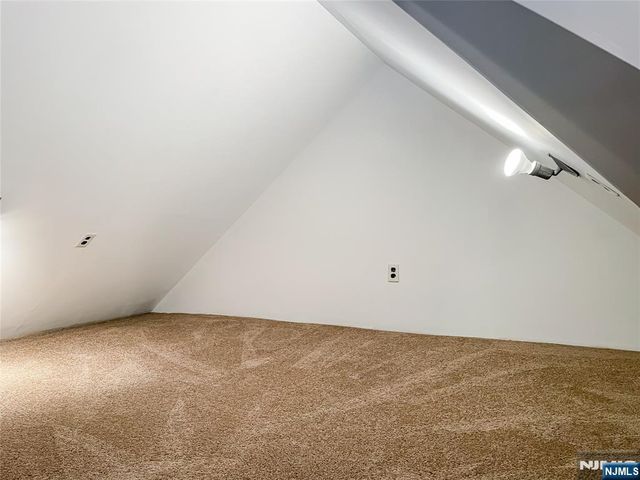 270 Macopin Road, Bloomingdale, NJ 07403