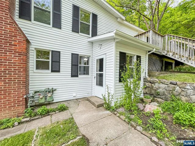 270 Macopin Road, Bloomingdale, NJ 07403