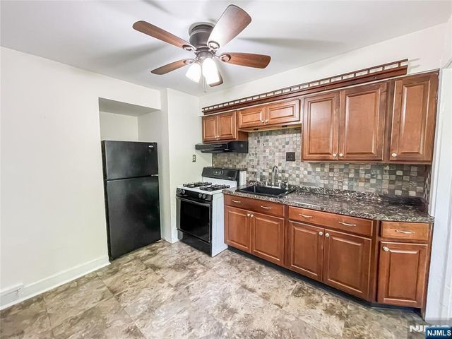 270 Macopin Road, Bloomingdale, NJ 07403