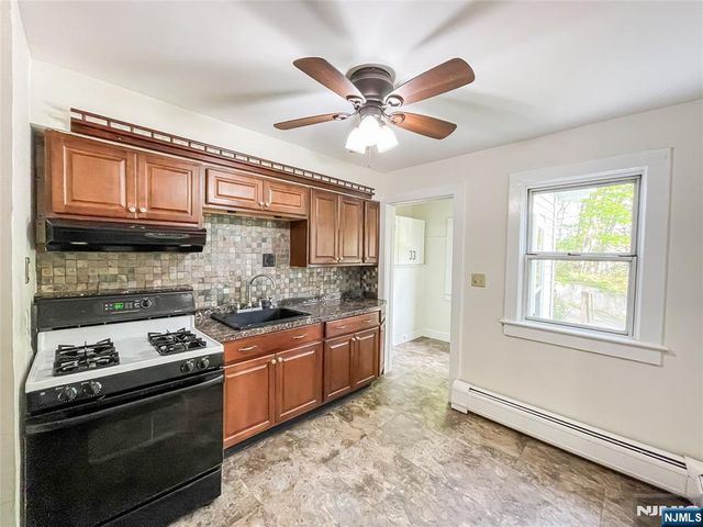 270 Macopin Road, Bloomingdale, NJ 07403