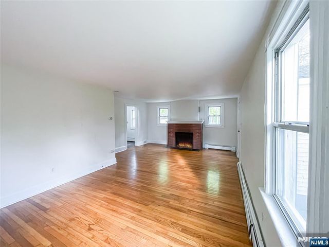 270 Macopin Road, Bloomingdale, NJ 07403