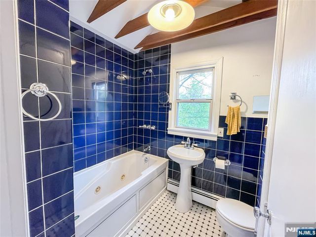 270 Macopin Road, Bloomingdale, NJ 07403