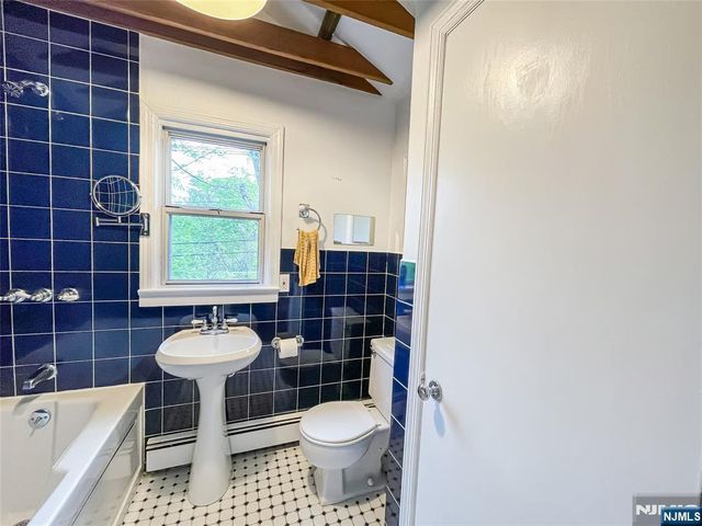 270 Macopin Road, Bloomingdale, NJ 07403