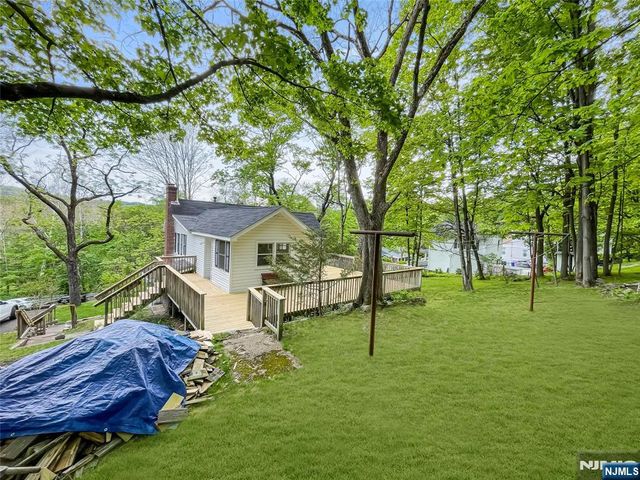 270 Macopin Road, Bloomingdale, NJ 07403