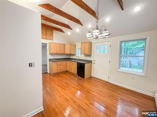 270 Macopin Road, Bloomingdale, NJ 07403