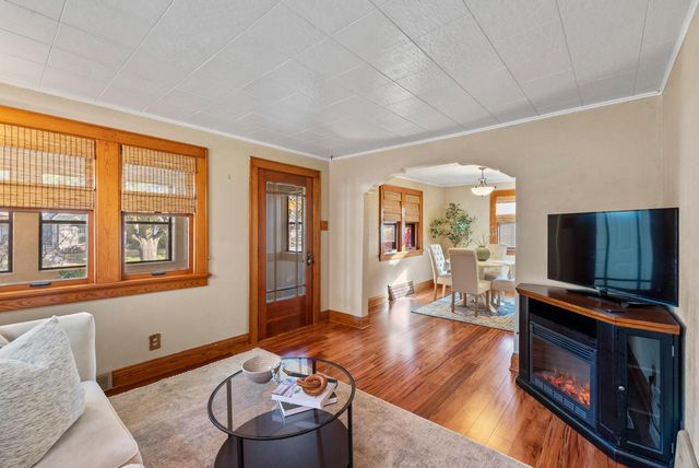 3943 S 1st STREET, Milwaukee, WI 53207