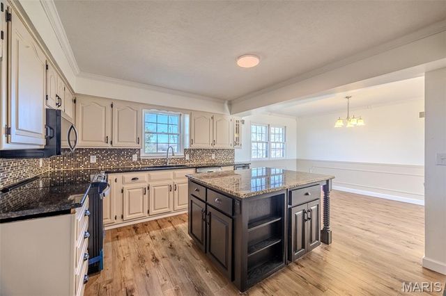 227 E Fremont Road, Lebanon, MO 65536