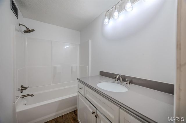 227 E Fremont Road, Lebanon, MO 65536