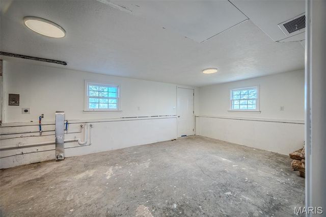 227 E Fremont Road, Lebanon, MO 65536