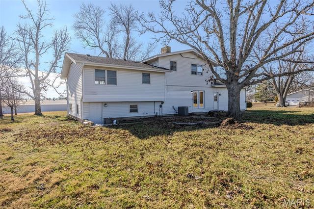 227 E Fremont Road, Lebanon, MO 65536