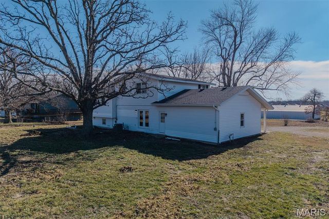 227 E Fremont Road, Lebanon, MO 65536