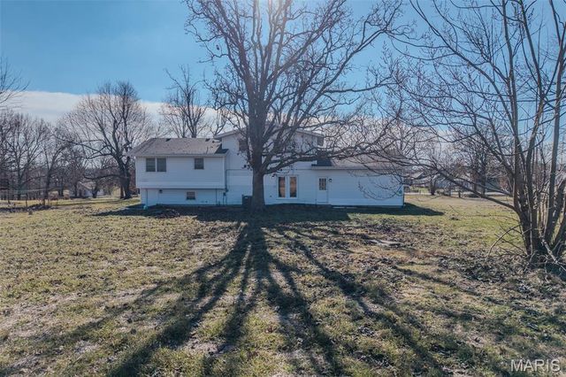 227 E Fremont Road, Lebanon, MO 65536
