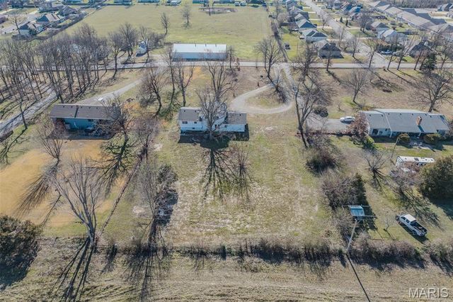 227 E Fremont Road, Lebanon, MO 65536